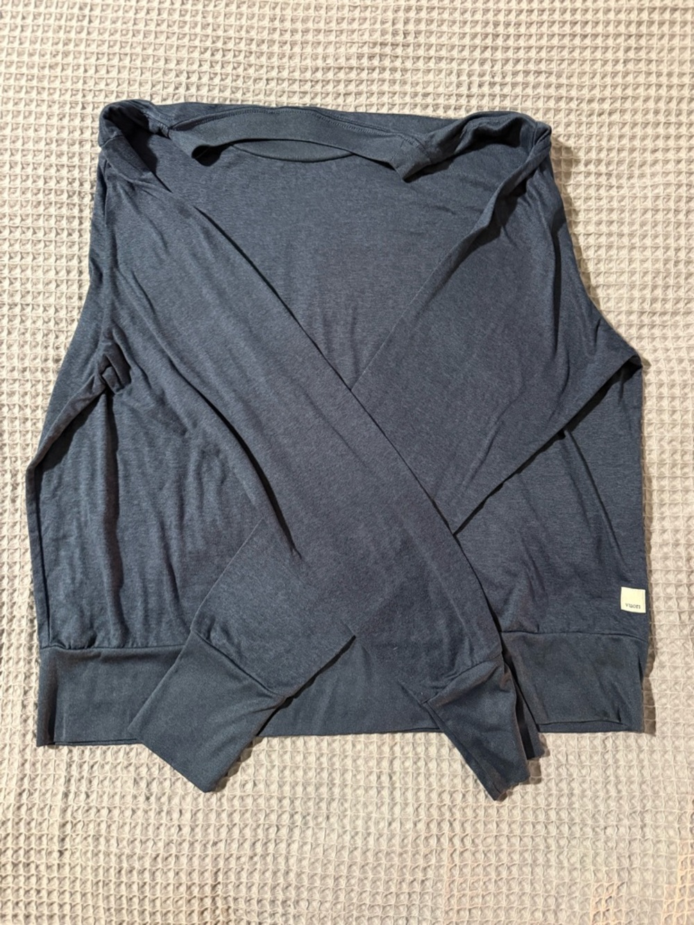 Vuori Long Sleeve Tee in Charcoal Gray